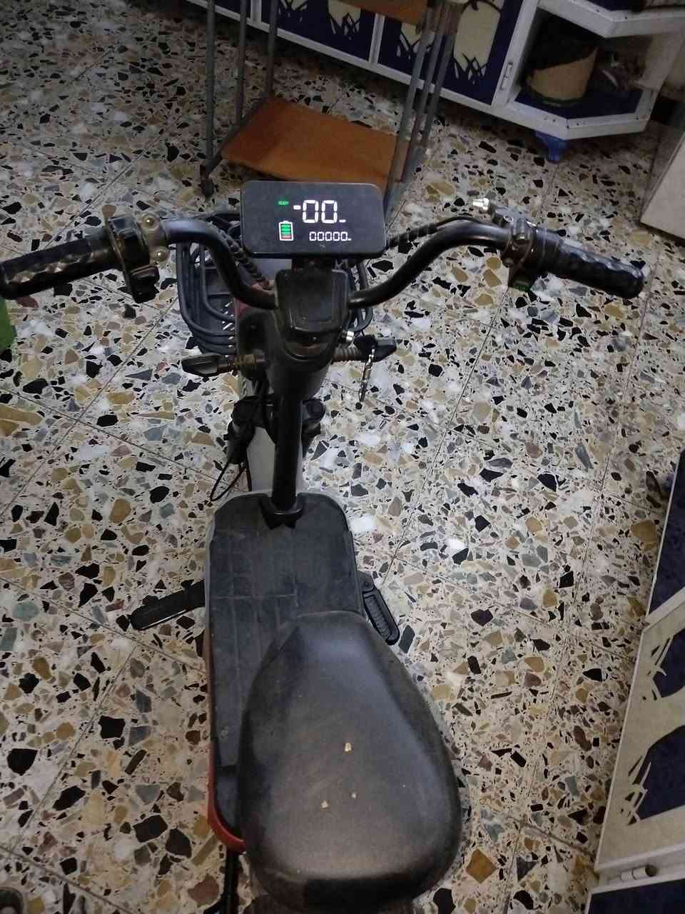 دراجه شحن جديده السرعة 60السعر160الف وبيهة مجال***********
