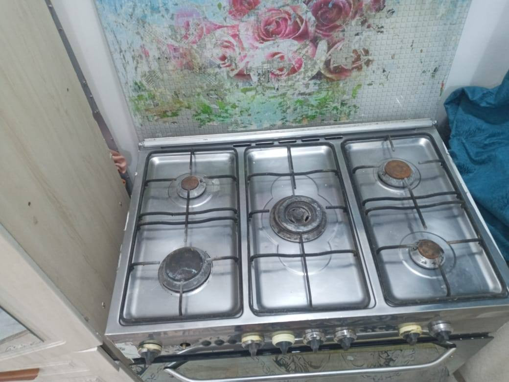 طباخ للبيع العنوان النجف حي النداء للأستفسار الاتصال ع هذا الرقم***********
