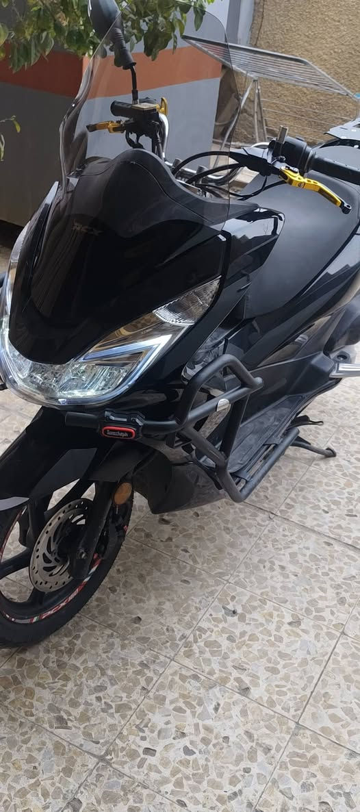 السلام عليكم جيل ثاني نضيفه مدينه صدر سعر ١٣بيها مجال ***********
