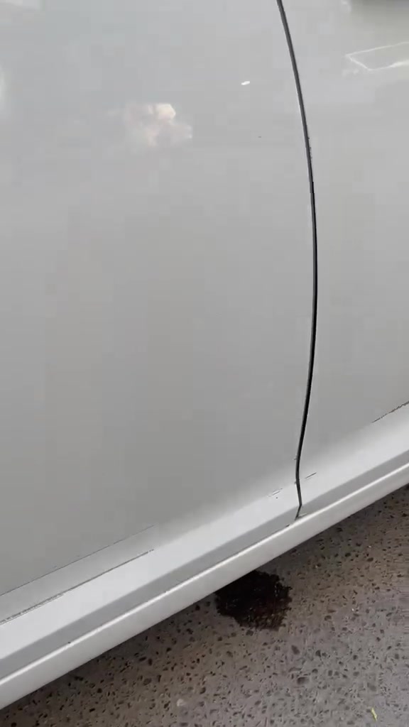السلام عليكم  بيع سياره وبامه لون ابيض ٢٠١٦  وارد كندي سياره دخله كفاله فقط بيه حالوب موضح بسونار وصار بيه ضربه بالعراق شخوب بابين موصفات لمتتد سعر ١٩٠ وبيه مجال بسيط
مكان سياره بصره براضعيه
رقم ***********

