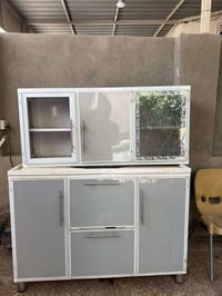 كاونتر للبيع مكلف بالنشر٠٧٧٣٠١٦٨٣٠١