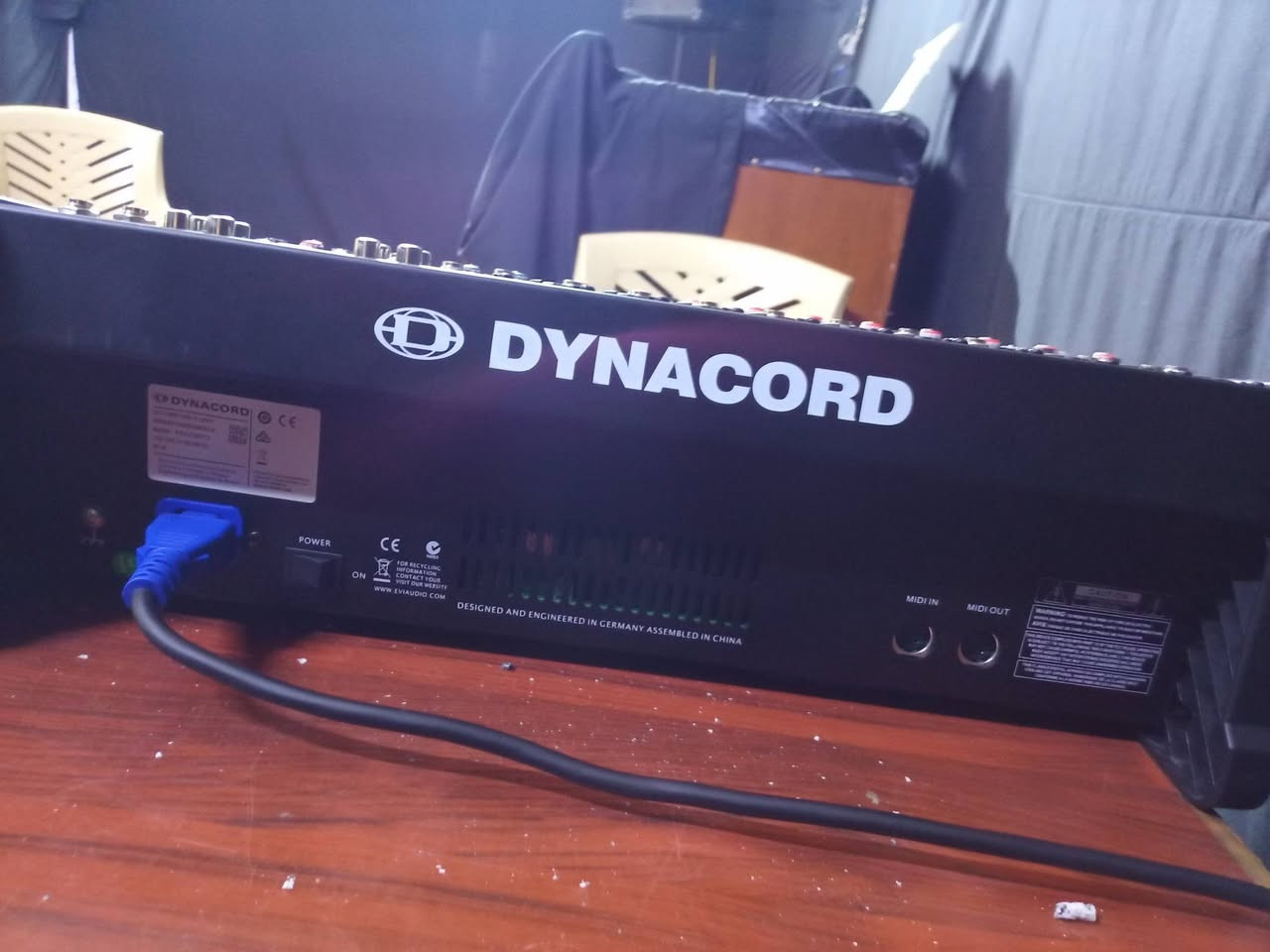 السلام عليكم جهاز ديناكور 1000اخرس جديد ما متفوح 
عنوان بغداد الاتصال***********
