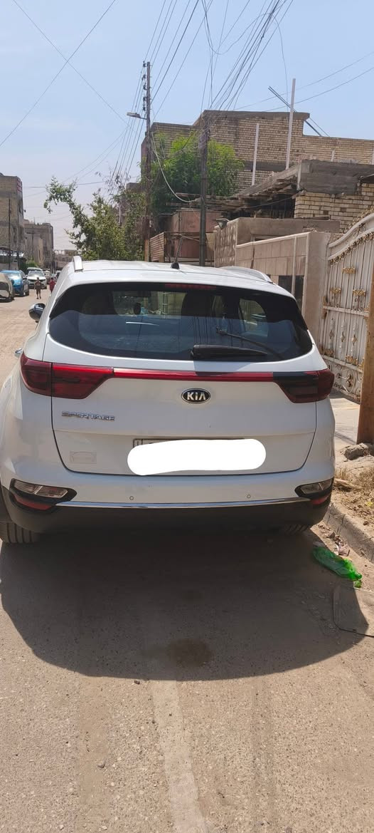 السلام عليكم ورحمه الله ، سبورتاج ٢٠١٩ خليجي فول نظافة للأخير نص فول مواصفات
  تبريد ثلج
  تخم تايرات جديد ويل ١٩ سبير ما نازل
 عدة كاملة
 دفتر ضمان
 سويج دبل بدون استعمال
 مواصفات مرايات كهربائية
 إشارات بالمرايات
 حساسات أمامية خلفي ٨
 ٣ أنظمة قيادة عادي و ايكو و سبورت
 كراسي جلد دوشمة جديدة خفيفة 
 قطعتين تبريد ثلج خلفي 
ماشية طرق داخليه فقط ٧٤ الف كيلو 
السيارة عزيزة على قلبي كلش لأن كلش نظيفة سعرها 195$ وبيها مجال حق الجية مكان الشعب شارع الصحة موبايل للتواصل ***********

