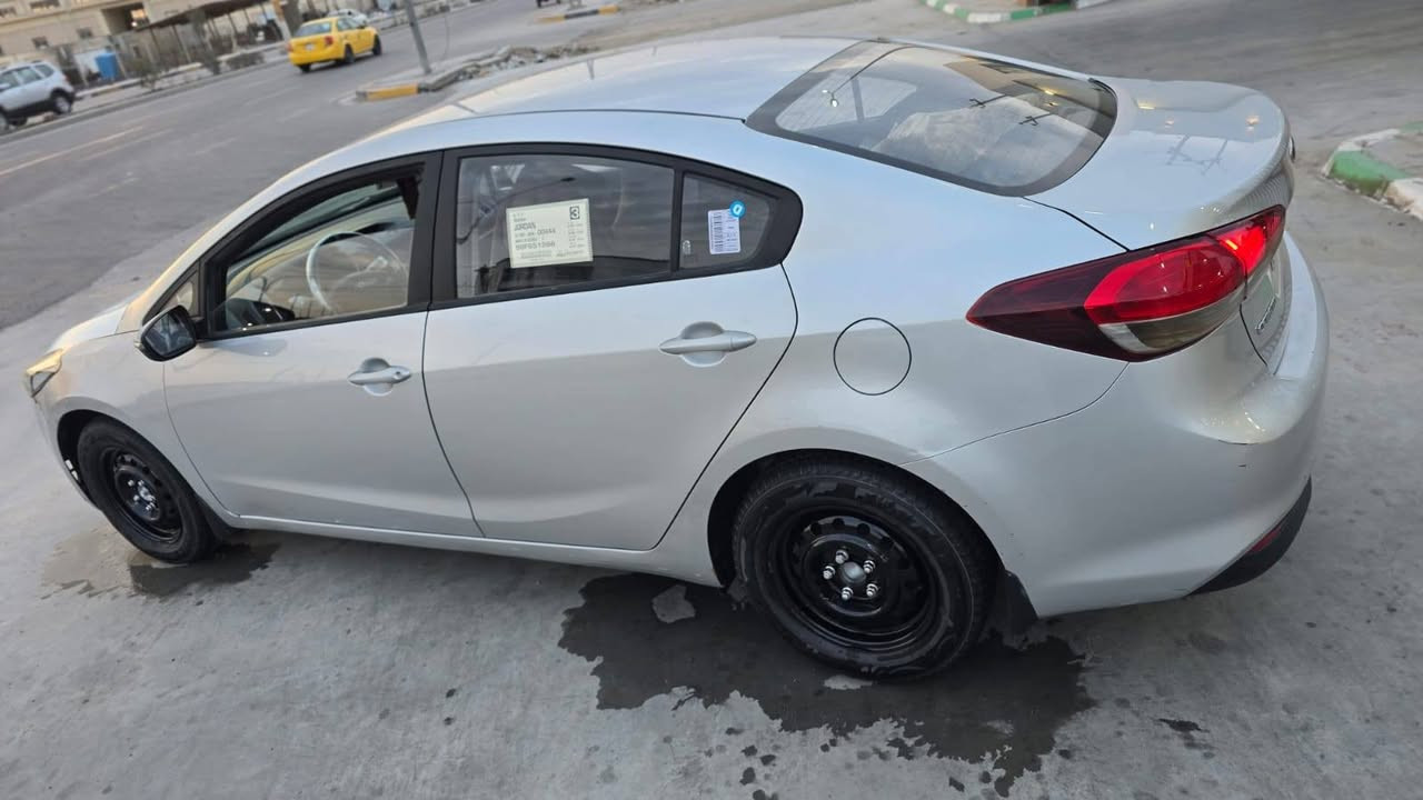 السلام عليكم
كيه سيراتو موديل 17 خليجيه
رقم مثنئ دولي اشاير بل مري شاشه كامره
محرك 600 بنيد مبدل ورشات صبغ
مكان السياره السماوه السوير
للاستفيار ***********
