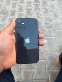 ايفون11عادي للبيع   ذاكره64 بطاريه84كفاله عامه وياه كارتونه وشاحنه    ...