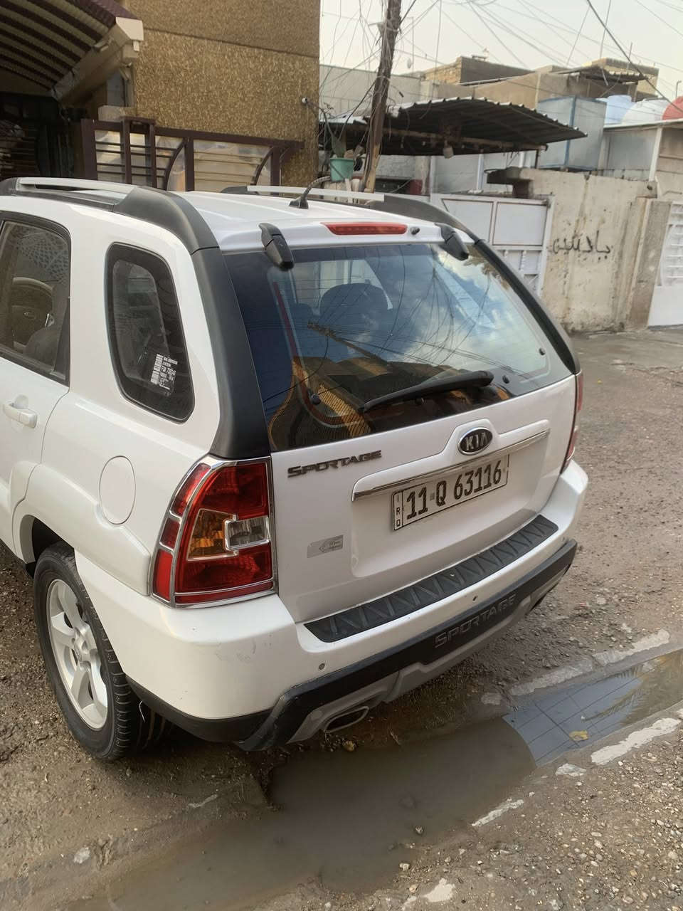سلام وعليكم
سبورتج 2010كوري فول مواصفات 
سيارة مكينة ٢٠٠٠ دوش مكينة كير تبريد صدر سيارة جاهزة على اربعه وعشرين حباية 
رقم بغداد انگليزي 
مكانها بغداد 
مكلف بل نشر 
رقم الهاتف  ***********
