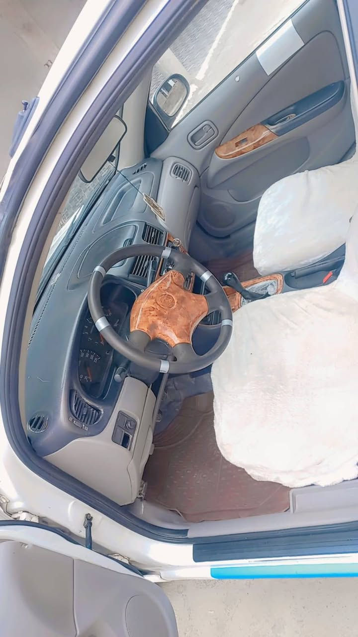 السلام عليكم سني 2002 رقم بغداد تحويل مباشر بيها صبغ بس الموضح والباقي كفاله سياره حلوه مال جناي سياره جاهزه ماتصرف عليها لو ربع 
سعرها 72 وبيها مجال
‏‪مكان سياره بروانه ‏‪0774 980 2522‬‏
