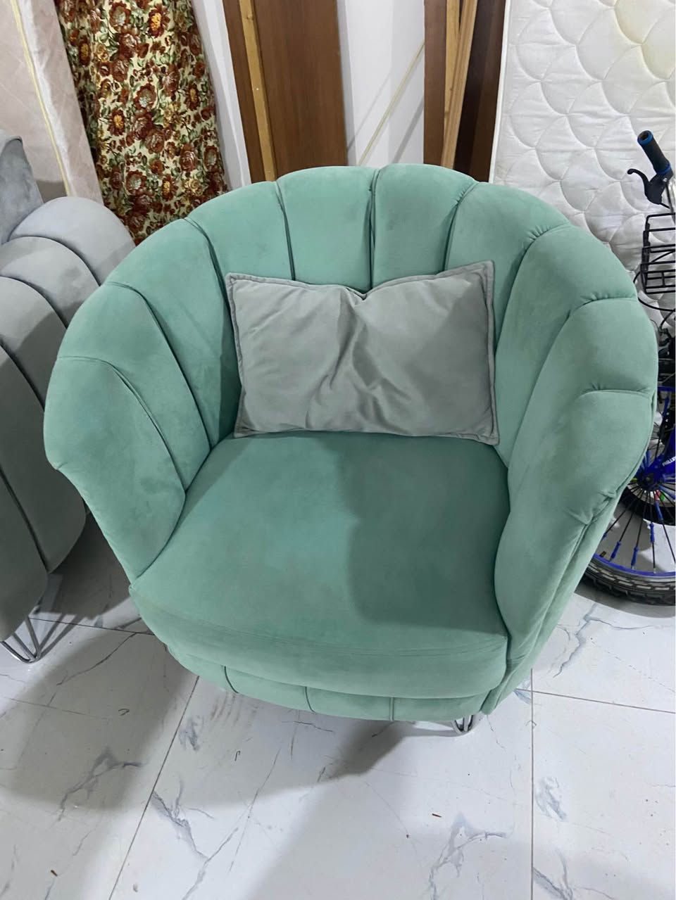 تاقم قه نه فه ى ٨ نه فه رى  بوفرؤشتن ده ست كرده زؤر پاكو جوانه مالى دؤسته 

ناونيشان /سليمانى كانى سپيكه سه رو مه كته بى نه هرى كئ مشته رييه چات بكات له خزمه تيام  
*********** 👉🏻 viber watcappe السليمانية, العراق
