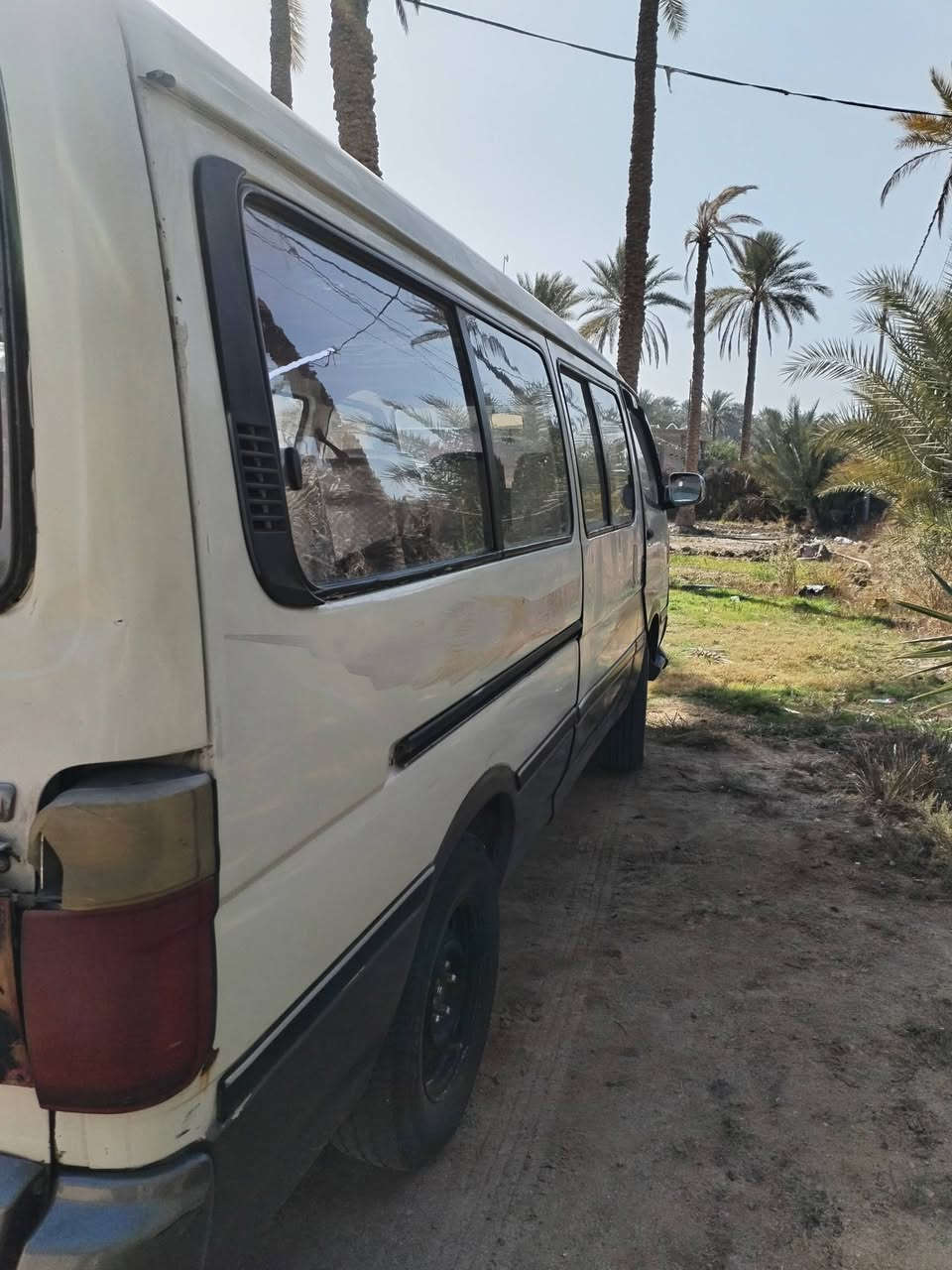 السلام عليكم ورحمة الله وبركاته فتون الوان  ٢٠٠١٢ مكينه كير اكسن حداديه دواخل حلوه السياره خير من الله تبريد تدفئه كوله شغال كهربائيات كوله شغاله السياره مكفوله من الضربه القويه معمر الحجل وبيه طخه بسيطه ومعمرها مصفره هيه وضريبه ومرور السياره خير من الله مكان السياره كربلاء للاستفسار الاتصال على الرقم  التالي ***********
***********السعر ٦٥ وبيه مجال   تحويل مباشر
