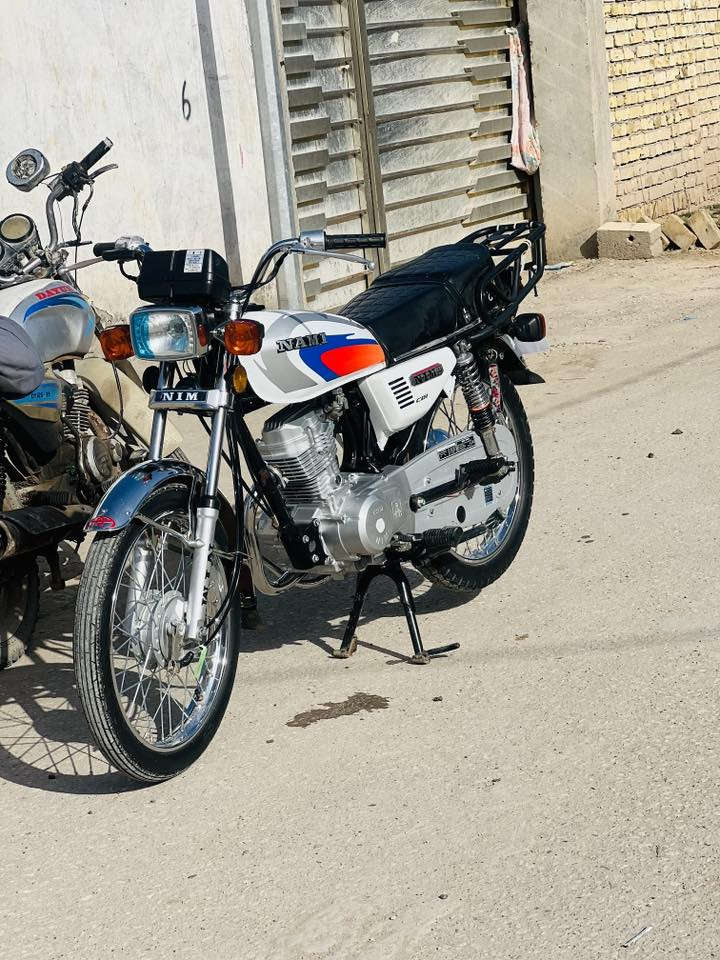 سلام عليكم دراجه نامه امتياز موديل 25 دراجه ماناقصه كلشي سعره 675وبيها مجال  ***********
