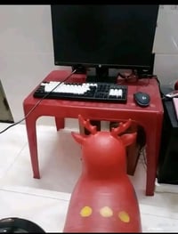 ازمه رامات • مشتريه قبل سنتين • الكرسي والميز مو للبيع