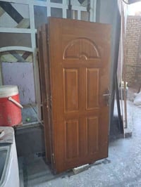 ابواب خشب صاج درجة اولى مستعملات للبيع ... الشراي يتصل ٠٧٧٢٨٦٢١٨٨٩ بي ...