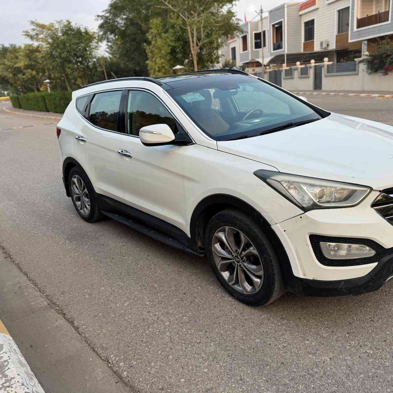 سلام عليكم سنتافي موديل 13خليجي داخل اصفر مكفول كفاله عامه فقط شبر صبغ اموضحه بالسونار ماشيه 220 كيلو
حجم المحرك اربعه سلندر مفتوح كازكيت شرط تبخير والصوت 
رقم اربيل سنويه هزه جديد باسمي 
فول مواصفات بانورما مري شفط كامره خلفي حساسات 
سبعه راكب 
ثلاث قطع تبريد 
خمسه ويل كب 
تخم تايرات صدر امامي خلفي جديد 
گير امبدل دهن وفلتر قبل شهر
مكاني ديالى السعر 149 
***********
