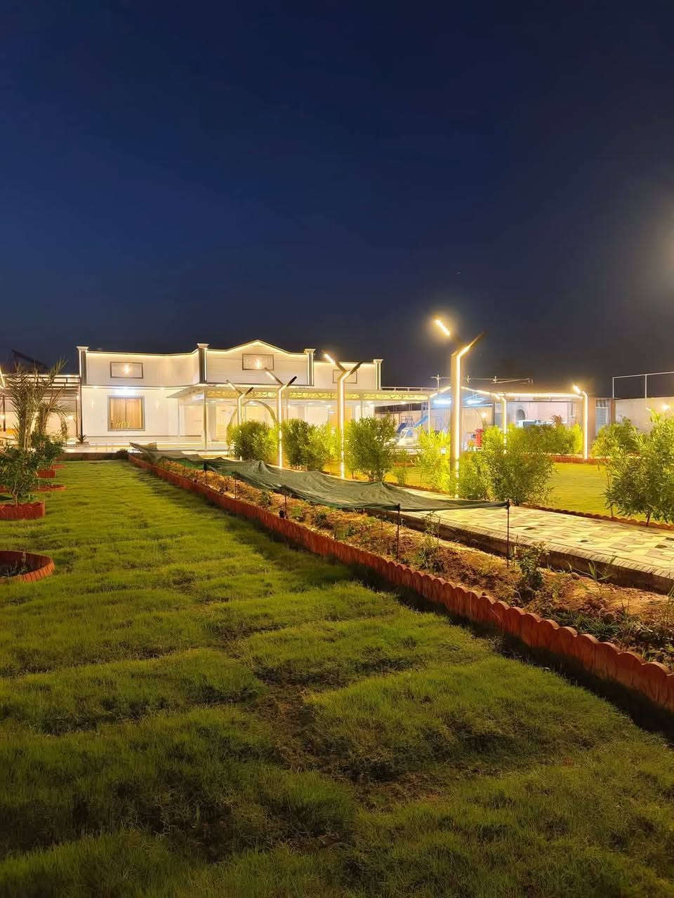 متوفر حجز مزرعة vip
موثقة بتطبيق أجرلي 

موقع بلد *🏕

للحجز واتساب ***********

تفاصيل

■غرفتين نوم وصاله 

■مطبخ داخلي وخارجي

■ مجمع صحيات🚿 داخلي 2 وخارجي 1

◾️ تحتوي على مسبح كبير  ومسبح للاطفال 

■نت 4g

■ تحتوى على 5 حدائق 

■العاب بليارد و فيشه ومنضده والعاب اطفال‎ 

■باربكيو كامل  مجهز للشوي

◾كهرباء على مدار 24 ساعة

____________________________

[ الاوقات ]

(١)-اليوم الكامل من ال١٠ صباحا لل٨ صباحا ثاني يوم

(٢)الشفت الصباحي من ال١٠ صباحا لل٦ مسائا

(٣)الشفت المسائي من ال٨ مسائا لل٨ صباحا ثاني يوم
