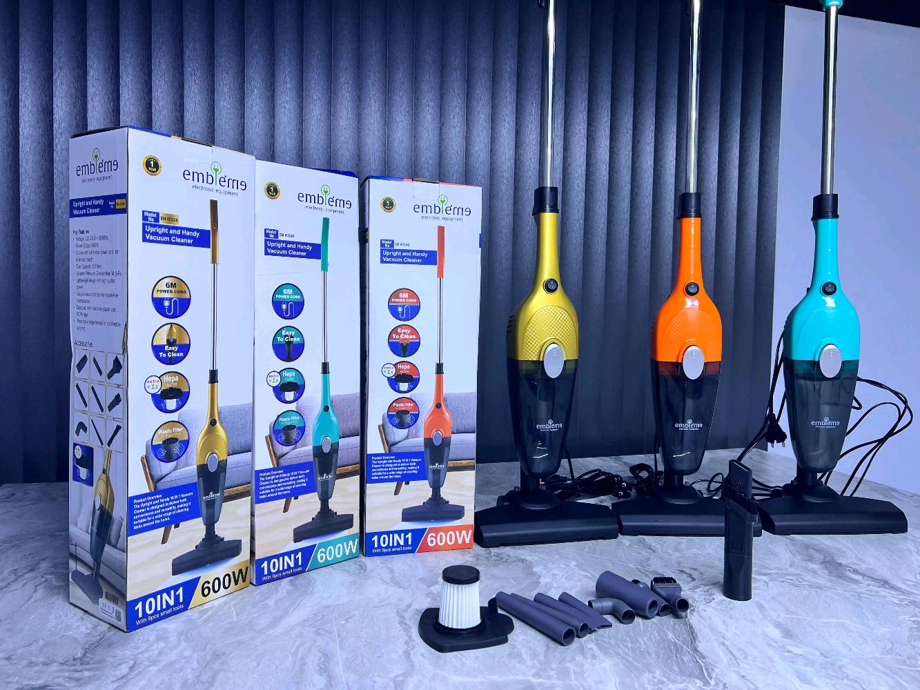 مكنسة امبليوم العامودية – نظام الإعصار 10×1 | الإصدار الجديد 
الي جرب الاصدار القديم يعرف كفاءتها ✅✔️

أناقة بالألوان الذهبي ✨ البرتقالي 🟠 التركوازي 🟢 تخليها قطعة مميزة بكل بيت
• قدرة 600 واط حقيقي بأداء قوي وشفط فعّال
• ملف نحاس لتحمل أعلى وعمر أطول
• خزان أتربة أكبر بسعة تقريبًا 1 لتر لراحة استخدام أطول بدون تفريغ متكرر
• نظام إعصار متطور لشفط ثابت وقوي
• فلتر احتياط لدوام الأداء والنظافة
• ملحقات خاصة للأماكن والزوايا الضيقة وصعبة الوصول
• مناسبة لتنظيف الأرضيات، السجاد، القنفات، أثاث البيت والسيارة
• خفيفة الوزن ومحمولة وسهلة الاستخدام اليومي
• ضمان سنة كاملة من تاريخ الشراء
✨ اختيار عملي وقوي يجمع بين الشكل العصري والأداء العالي