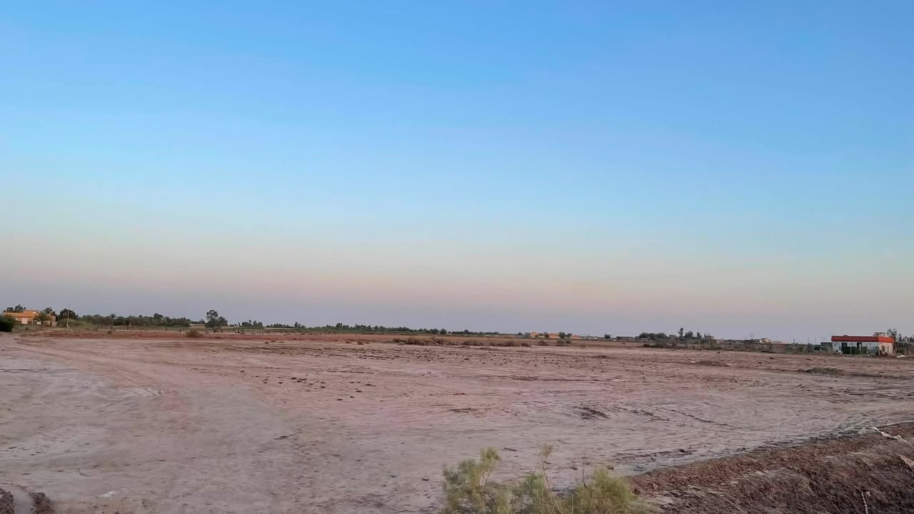 ارض مساحته 4 دونم و500 للبيع تبعد عن طريق الزوار 120 متر شارعها شبه تبليط  طريق السنية ديوانية نزلت معمل غاز الامين 
تصلح معمل او سكن 
الاستفسار 
***********
