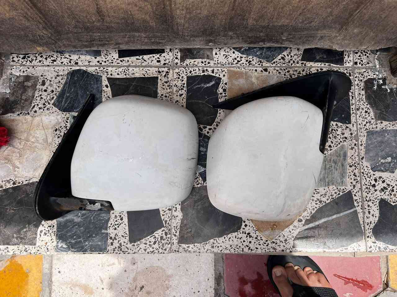 سلام عليكم درع نيسان جديد و مرايات مال جنبي أج تو جدد الدرع ب١٢٥ وبي مجال
هـ ***********
