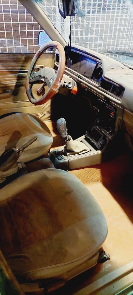 كرونا 1980
لون اخضر 
رقم بغداد دولي باسمي 
محرك وكير جديد 
تبريد شغال 
السيارة بدون حادث 
رقم مميز 
حدادية جاهزة 
السعر ٢٦$ وبيها محال للشراي 
بابل الاسكندرية
***********
