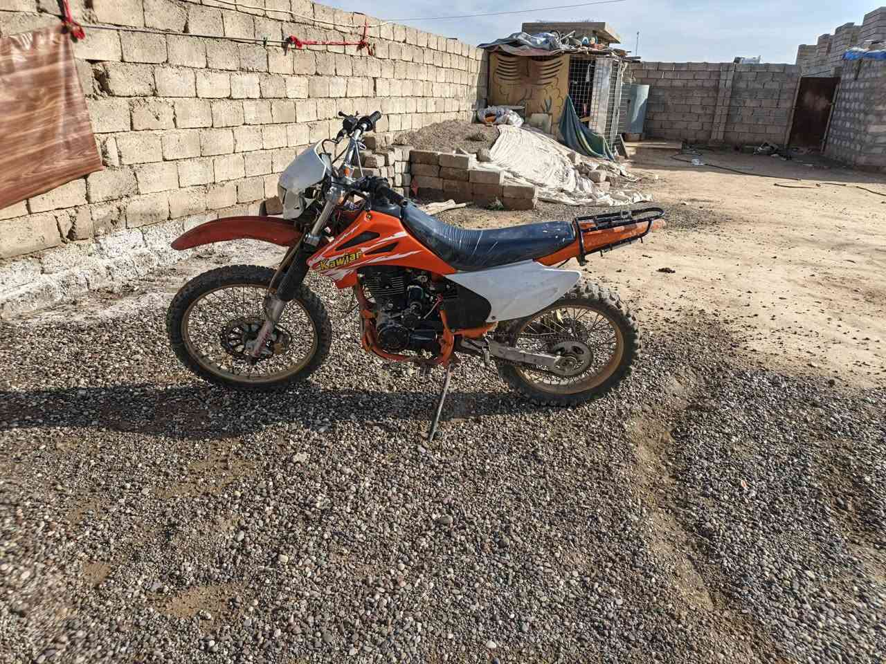 السلام عليكم قفاز كاوير للبيع موديل 24 السعر 900 وبي مجال مكان الشرقاط محرك شرط ما مفتوح ***********
