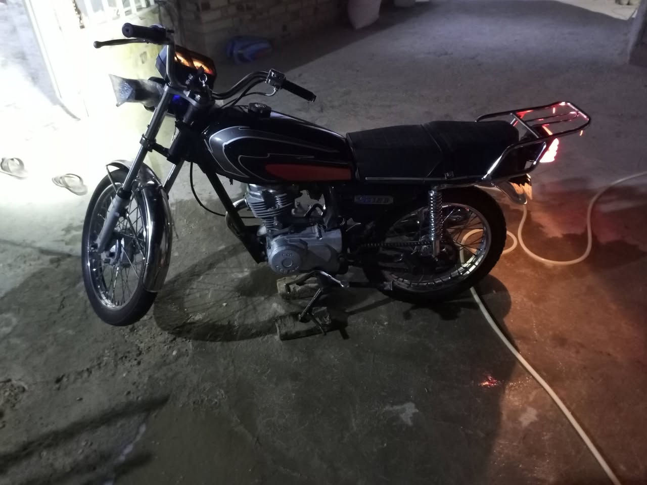 سلام عليكم دراجه للبيع ***********
