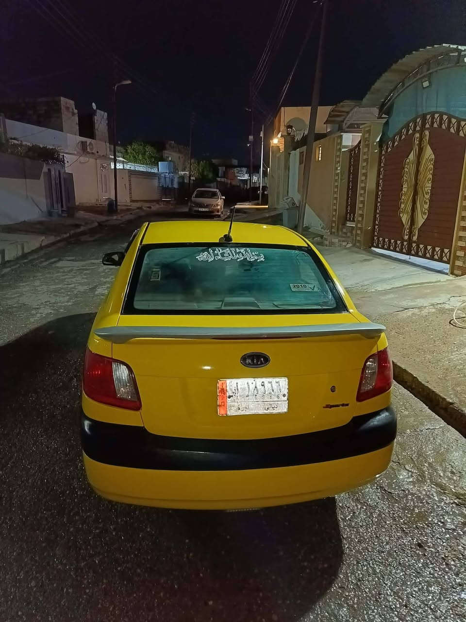 السلام عليكم 
كيا ريو  امريكي موديل 2010 رقم ديالى اني الشرعي مالها كابون بانزين بيها سنويتها لي 2027 منضومة غاز بيها 
السيارة بيها اتلث قطع تبديل اصلي 
السعر 80 وبيها مجال
مكلف بل نشر الاتصال ع ارقام

الرقم ***********
***********

