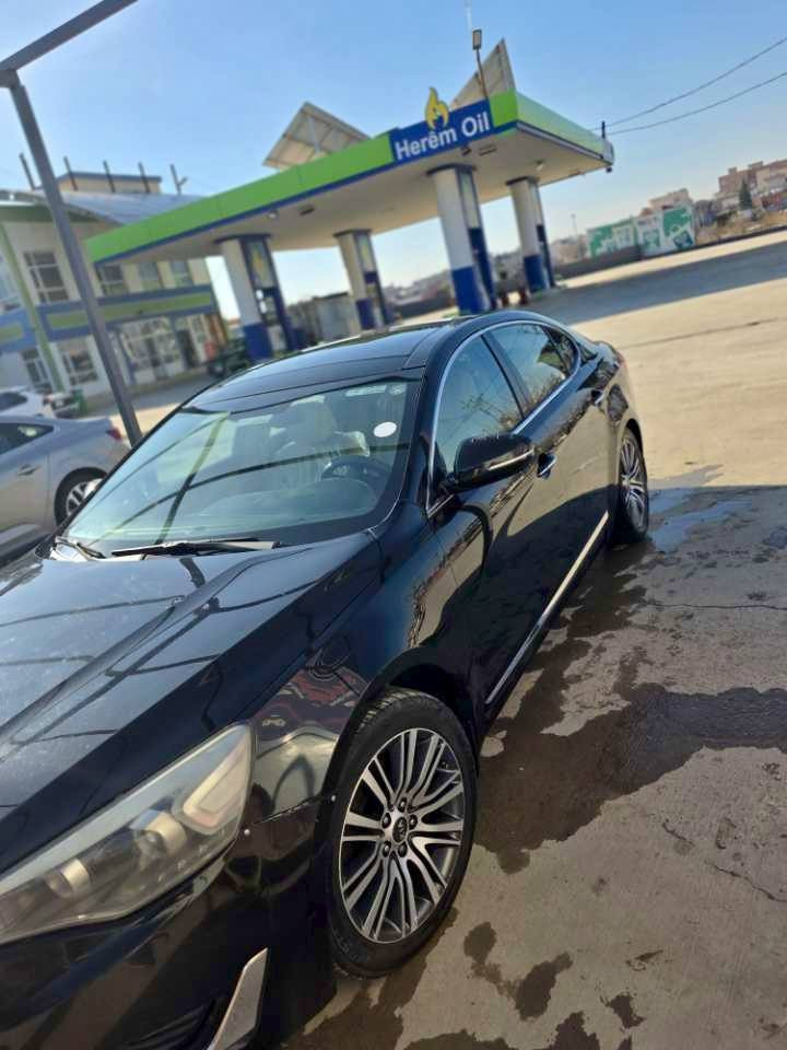 سلام علیکم
کاندێزا مۆدیل 2014ۍ خلـیـجۍ قەپات مواسەفات لەو شکلە و لەوەی نییە مەرغوبتری نییە لەهەموان مەرغوبترە  مواسەفاتەڪانی داخیلی vip سلایتە .... هتد لەوەی قەپات تری نیە  ڕەنگ ڕەشی قەتران 
سیارەکە زۆر خاوین و بەکێش و هەلبەت ماوەتەوە بەس ماشاءاللەی دەوێ بێ کال بونەوەو بێ تەزرە و قەپ و قۆپ و شوختە 
وەک سبوغ سێ چوار پارچەی سبوغە بەبێ داخیلی و بەبێ ئێڕباگ گیڕ و مەکینە و گشت گیانی بەشەرت وەک شریکە ماوەتەوە
سعر خوار هەموو بازاڕە 125وەرەقە معامەلەیەکی برایانە
 ڕقم موبایل:*********** سوران, أربيل
