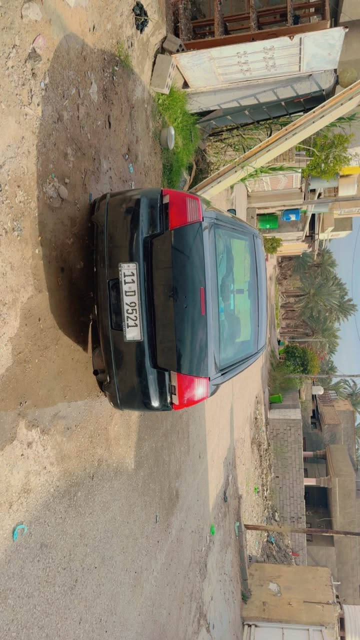 سلام عليكم مسيوييشي كلنت ٢٠٠٦ جاهزه كير مكينه كهربائيات تبريد تدفئة شاشة كامره دواره مصبوغة عام وحالياً  بيها طخة ستوته بالجاملغ الخلفي والباب الخلفي جهة السائق باسم صديقي تحويل ثاني يوم السعر ٤٢ وبيها مجال مكان السيارة بابل محاويل 
للاستفسار خاص او الاتصال *********** المصيب, بابل
