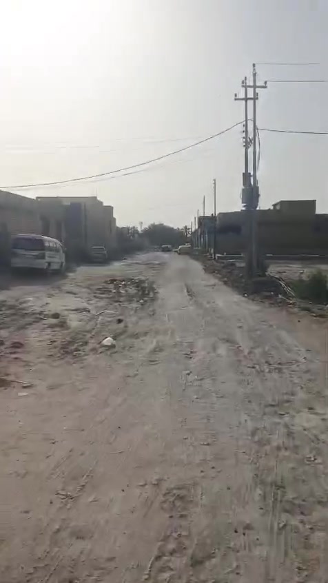 السلام عليكم بيت زراعي خلفي 100 متر خلف التركي هيكل رباط ارضي واصل الصب بيبان وشبابيك جاهزا منطقه حلوه وقريبه ع ولايه البناء مثل ماوضح بل تصوير 
ماي كهربائ مجاري بل باب 
سعر مناسب 
***********
