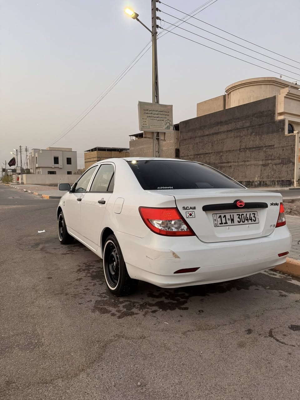 سلام عليكم BYD   F3 للبيع موديل 2020 سياره كفاله عامه مكينه كير منضومه تبريد جديده حداديه من الطول لطول تخم تاير وتخم رنك جدد عليه منضومه غاز جديده لايت زنون  حره  بسمي السياره تحويل هنا بالبصره  جاهزه ما بيه نقص مكاني البصره التنومه السعر 85 بيه مجال ***********
