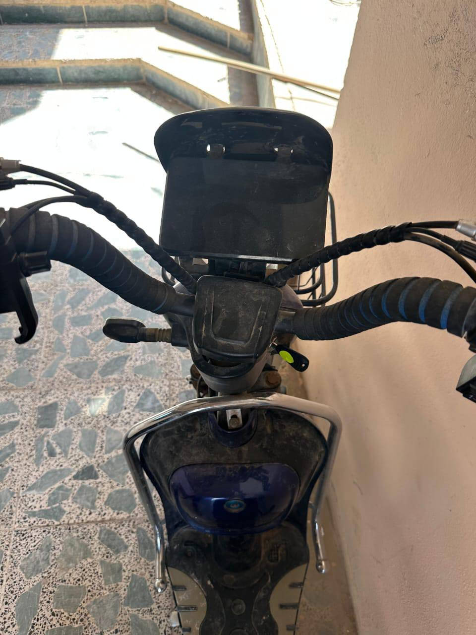 سلام عليكم بايسكل شحن نضيف حيل للبيع موديل 25 السعر 350وبي مجال قليل اتصال وتدلل *********** او مراوس اب موطور
