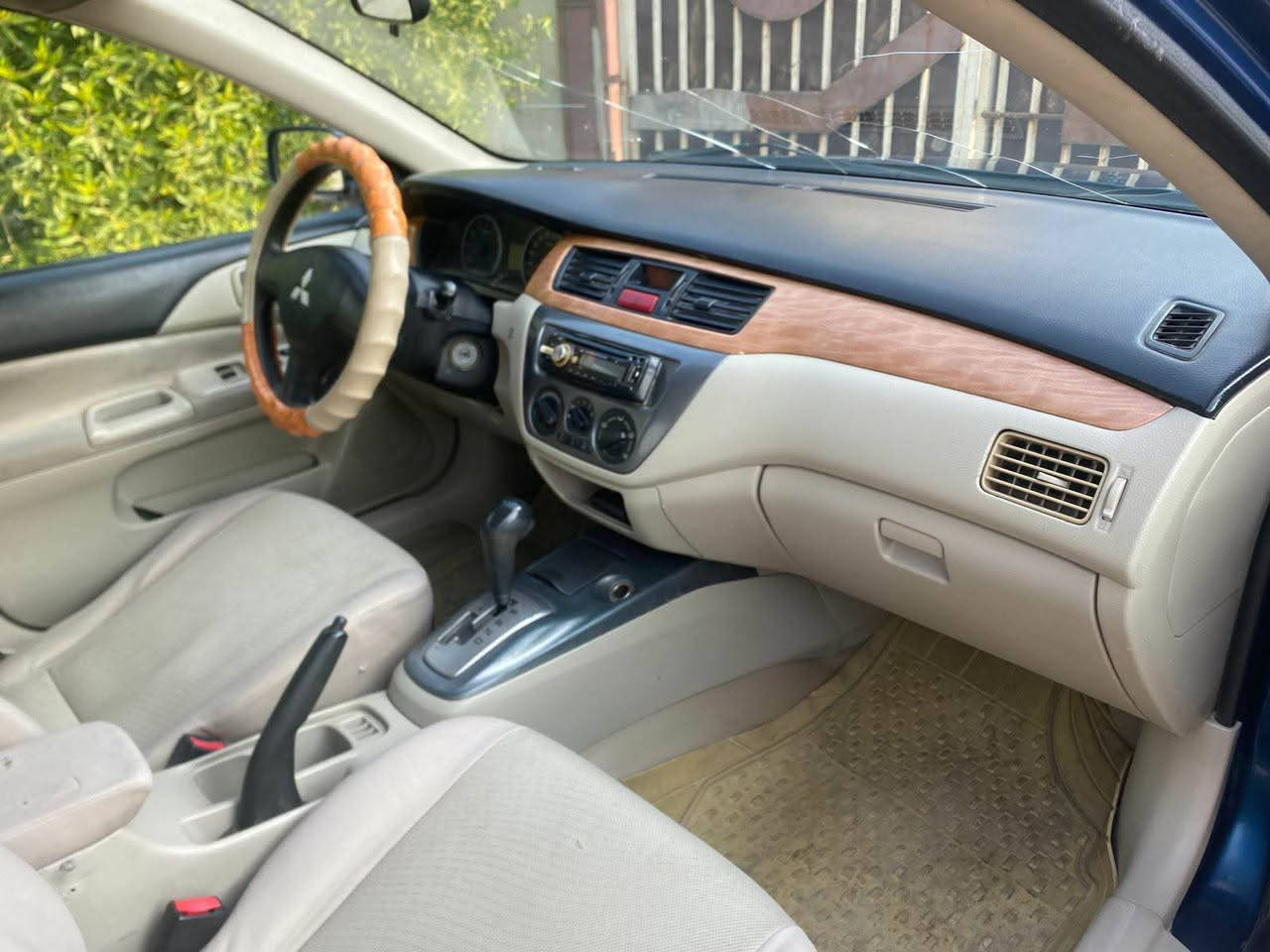 سعري 55$ مه عامه له  ***********
لانسه ر اوتوماتيك مه كينه گه وره موديل 2011 سه نه وي پلاستيك به شه رتي اوليات و حاسيبه مالي دوسته دينار مه سروفي نيه ده عمو ليدراوي نيه سئ پارچه ي په مپه سونه ريم داناوه ته قه و ره قه ي نيه به شه رتي هه مو شتيك له سليمانيم سعري 55$ مه عامه له السليمانية, العراق
