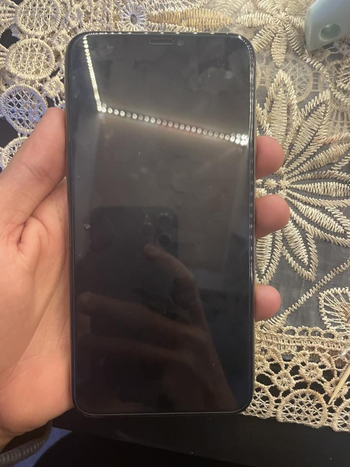 آيفون اكس إس ماكس ذ256 مبدل ضهر فقط بطاريه62 متصرف بلاديه سعر250 بي مجال بغداد ***********
