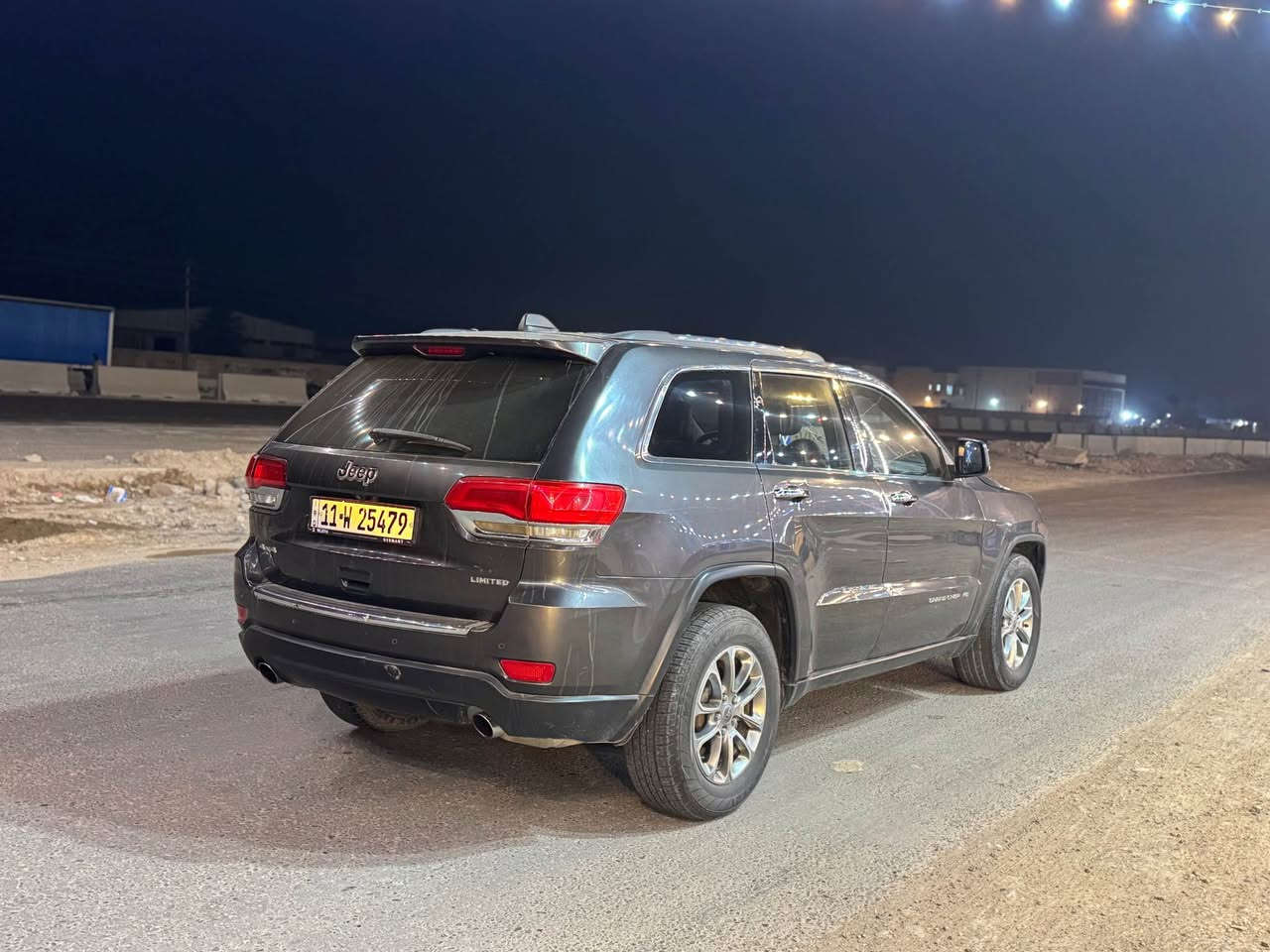 جيب كراند شيروكي صبغ عام حادثها شاصي ومكلوبه رقم بغداد باسمي السعر 158 وبيها مجال للاتصال *********** Colombo, Sri Lanka
