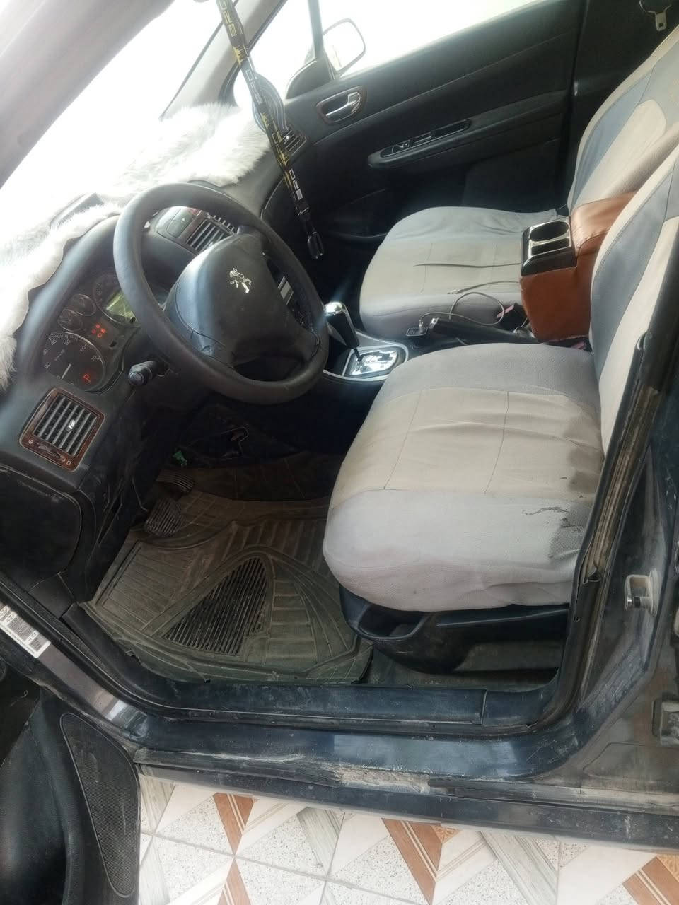 للبيع او مراوس بيجو فرنسي مكفول وجاهزة مديل ٧ مكان النجف للاستفسار ***********
