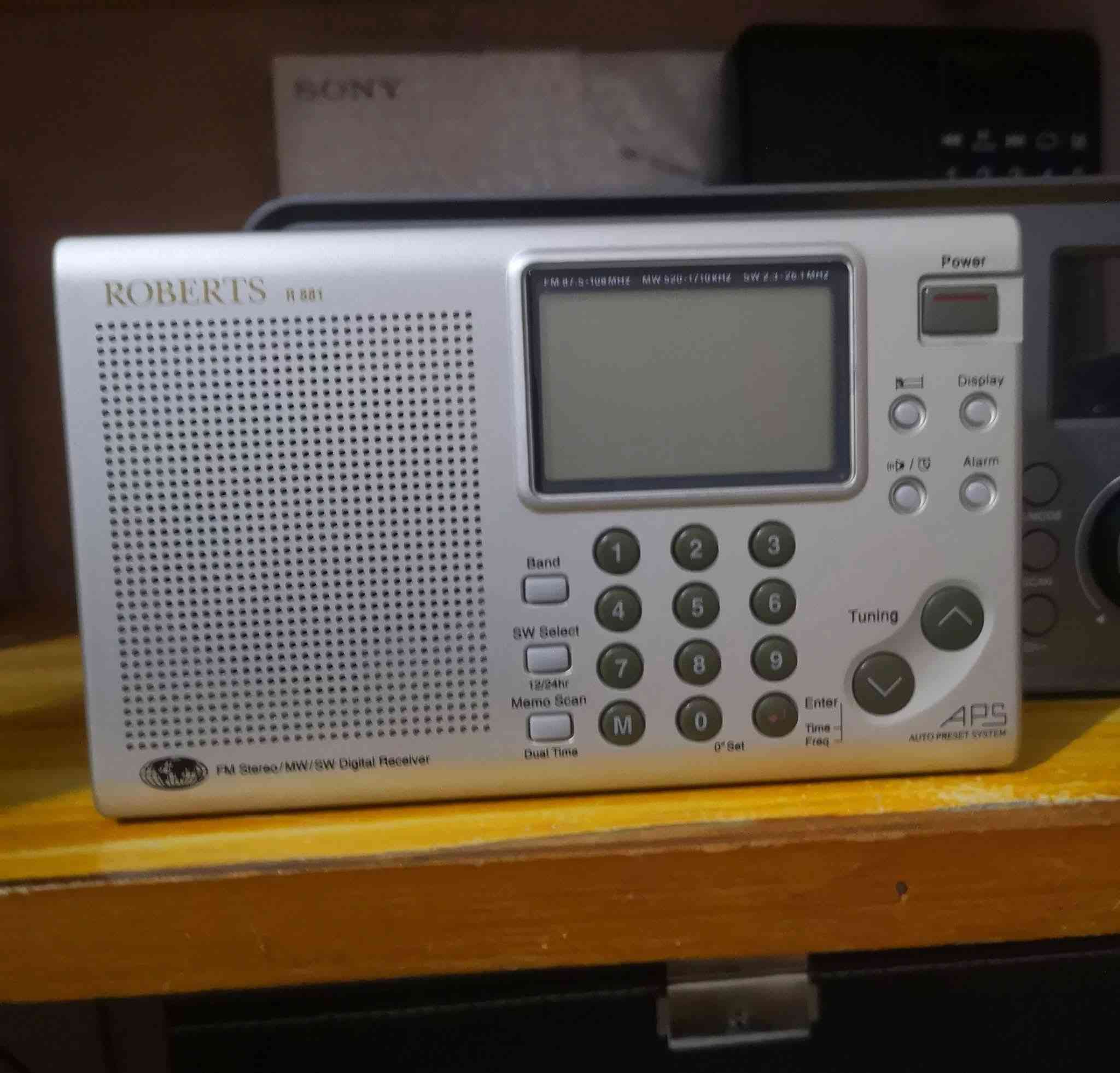 راديو ROBERTS. R881
انكليزي الصنع
موجات FM-MW_SW 14
موجة sw 14 موجه
شاشه دجتل
ميزه حفظ محطات مفضله
منبه وساعه ومنفذ سماعه خارجيه
بيه منفذ محوله ٦ فولت
يشتغل باتري قلم عدد ٤
جهاز لوك جديد كارتون مع حافظه اصليه جلد
اي استفسار خاص وبالخدمه


**إذا كنت صاحب هذا الإعلان وتريد حذفه لأي سبب، رجاءا أرسل رسالة إلى الدعم الفني**