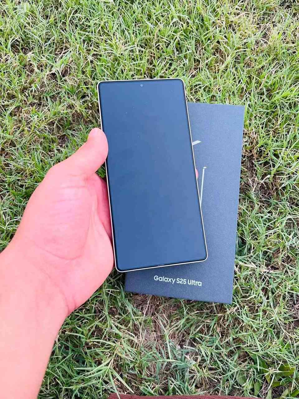 السلام عليكم ، 25 Ultra جهاز استخدام
20 يوم ذاكره 256 ، ملحقاته كارتون ، شاحن اصلي كفر ولزكه ، السعر 1150 الف ، مكاني الرميثه ، ***********
