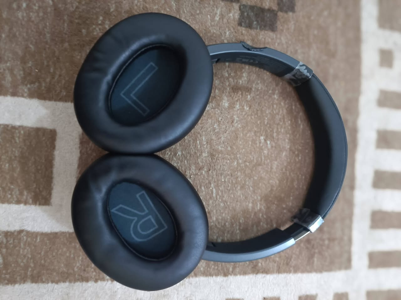 سلام عليكم 
سماعه
Soundcore Q20
نظافه 90 
السعر 45 مع توصيل
موجود توصيل كافه انحاء العراق


**إذا كنت صاحب هذا الإعلان وتريد حذفه لأي سبب، رجاءا أرسل رسالة إلى الدعم الفني**