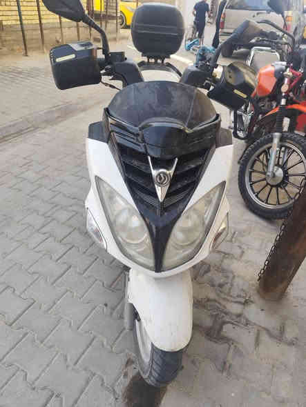 السلام عليكم
دراجه نوع (سيام) دراجه امرقمه رقم بغداد عربي حاليا الدراجه طافيه عطلها بسيط ابيع على وضعها ولتحويل وكت ماتكملها احولك السعر 1700 وبيها مجال متواجد على الرقم ***********
