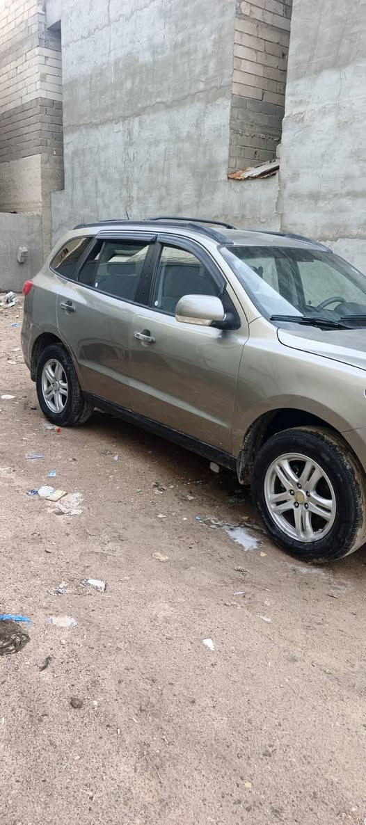 السلام عليكم سنتافي للبيع
محرك ٤سلندر دوش 2400
كير محرك كفاله ع الفحص تبريد شغال
حديدية توني بدلها كل أصلي
السياره ناعمة بيها مدكر موضح بلفديو  ومصبوغه عام 
موديل 2012
راعيها جاري شرط التحويل
قماره شواصي  كفاله تجي تفحص 
العنوان بصره حي الزيتون
***********
(السعر 113 وبيها مجال البصرة, العراق
