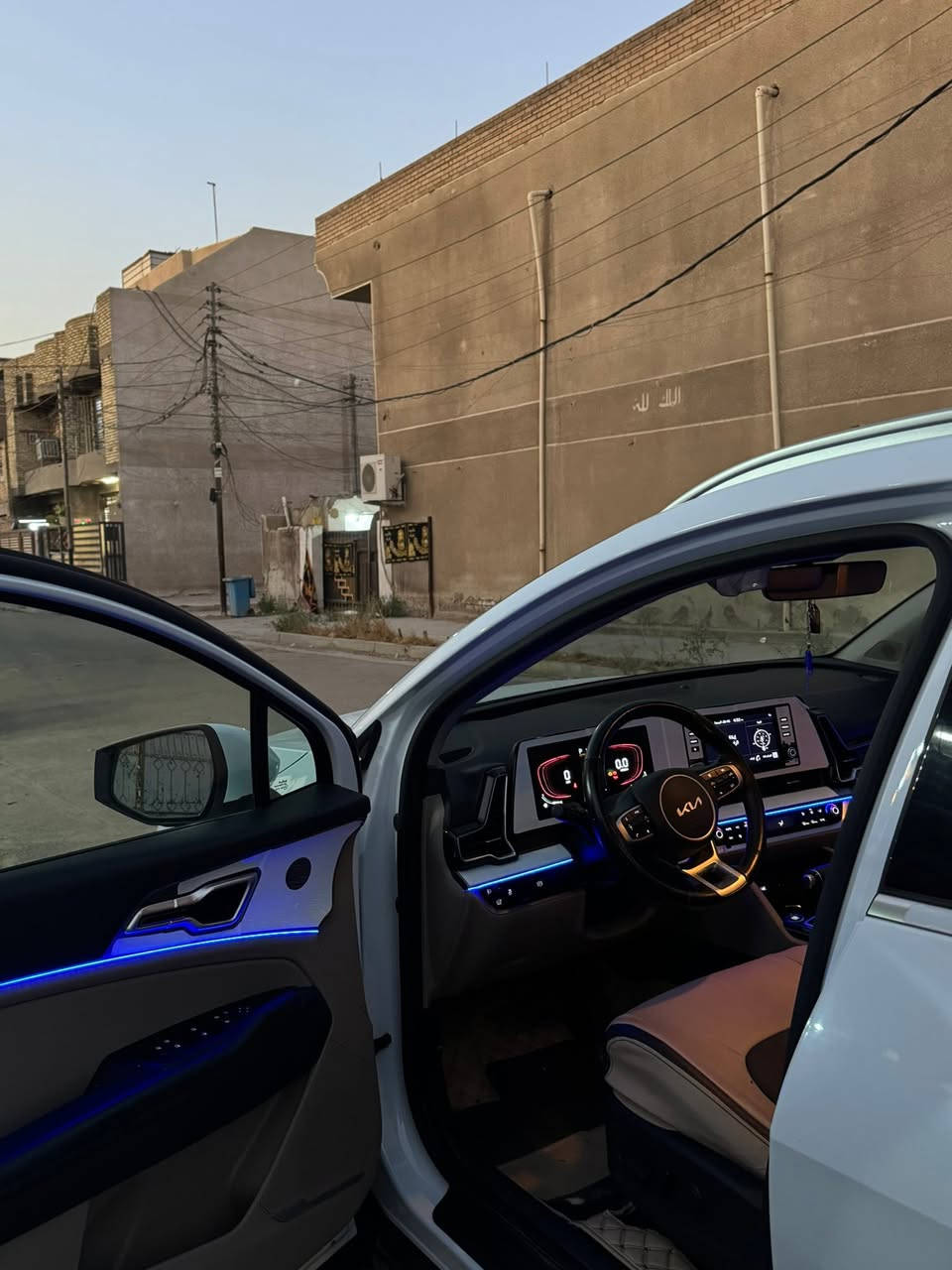 سلام عليكم سبورتج موديل 2025 ماشيه 21 خليجي مواصفاته فول عدّه بانوراما رقم بغداد بيها بارد بسيط سعر 220 بيها مجال بسيط او مراوس حسب قناعه مكاني بغداد بلديات ***********
