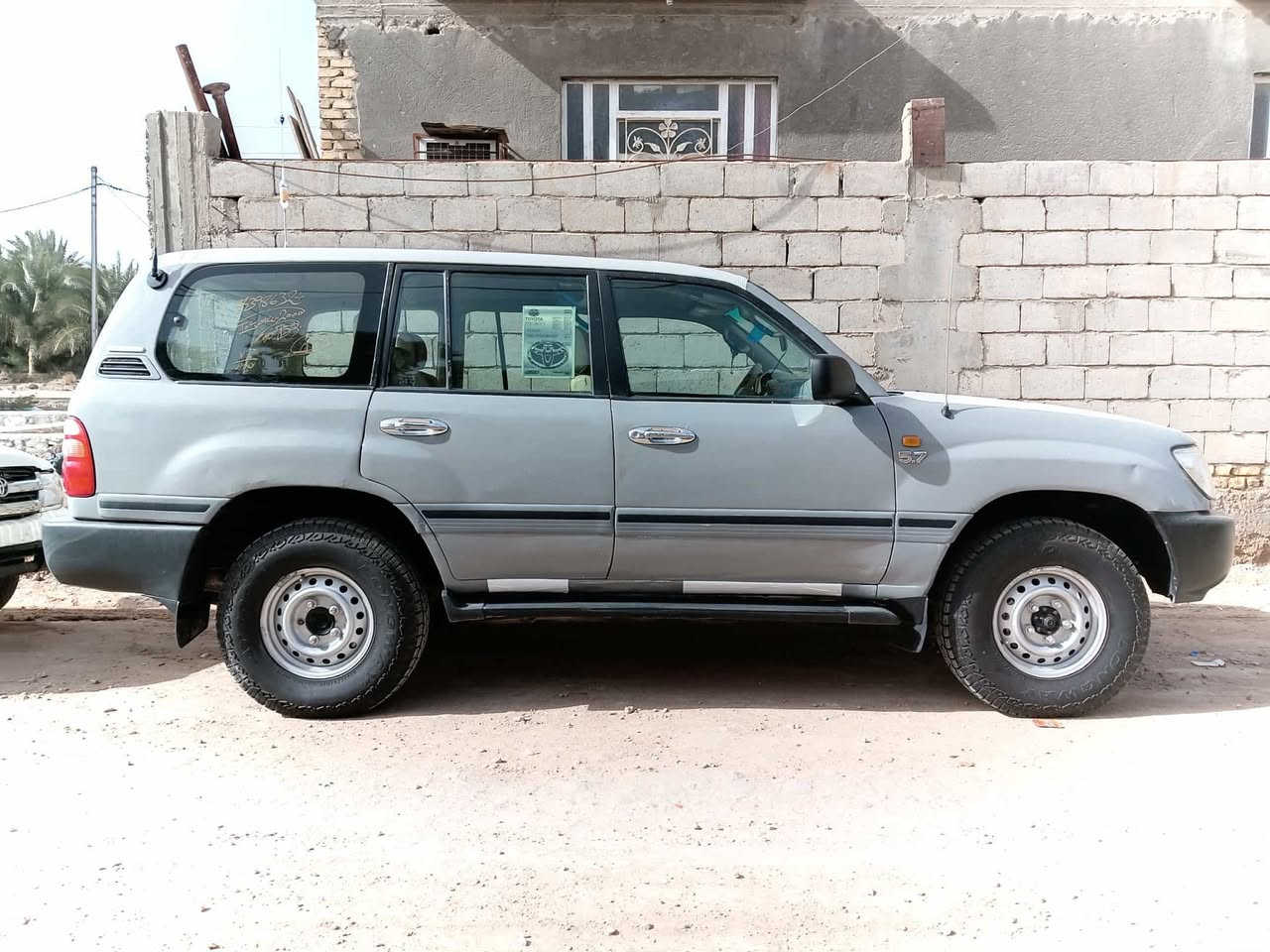 السلام عليكم
للبيع
راندكروز 👑
موديل / 2002
مكينه / V8  اصل كير عادي شرط
فور ويل شغال 🕷️
تخم تاير جديد
باتري جديد
السيارة متعوب عليها مصبوغه عام 
دواخل جديد
السيارة كهربائيات على وضع الشركه 
حداديه من دعاميه لل دعاميه
مكينه وكير شرط لا تبخر ولا تنقص

السعر 100 أو بيها مجال

رقم ***********

تحياتي للجميع 🌹
