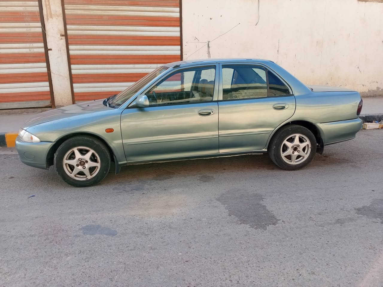 السلام عليكم
بروتون ويرا موديل2005 كير اوتو محرك كابريتر رقم بغداد دولي السنوية لحد2028 احولك مباشر كير محرك بشرط صدر جديد غرفة نظيفة تبريد شغال ثلج ضرر بسيط بالبنيد صبغ  عام جمالية أثر الجراد لان لونها زيتوني ….السياره حلوه وناعمه 
العنوان واسط الصويره 
السعر 50 وبيها مجال شي بسيط 
رقم الهاتف *********** & ***********
