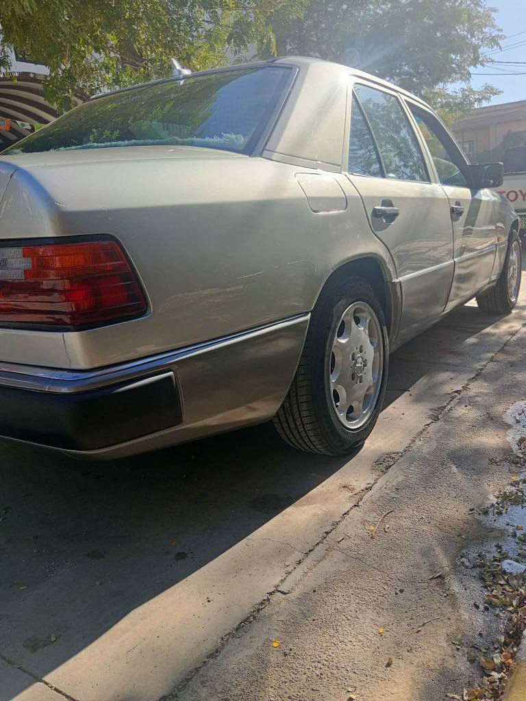 مارسيدس دب موديل ٩٣ كير محرك بطه 3000 مجاول جديد كسر حاويه صدر امامي خلفي قبل شهر شديته تخم تاير جديد باتري، جديد جام كهرباء سياره سلايت كهربائيات كله جديد او شغال رقم اربيل  بأسمنه سياره ما تصرف عليه ولا دينار  للاستفسار اتصل على  ‏‪***********‬‏ كركوك, العراق
