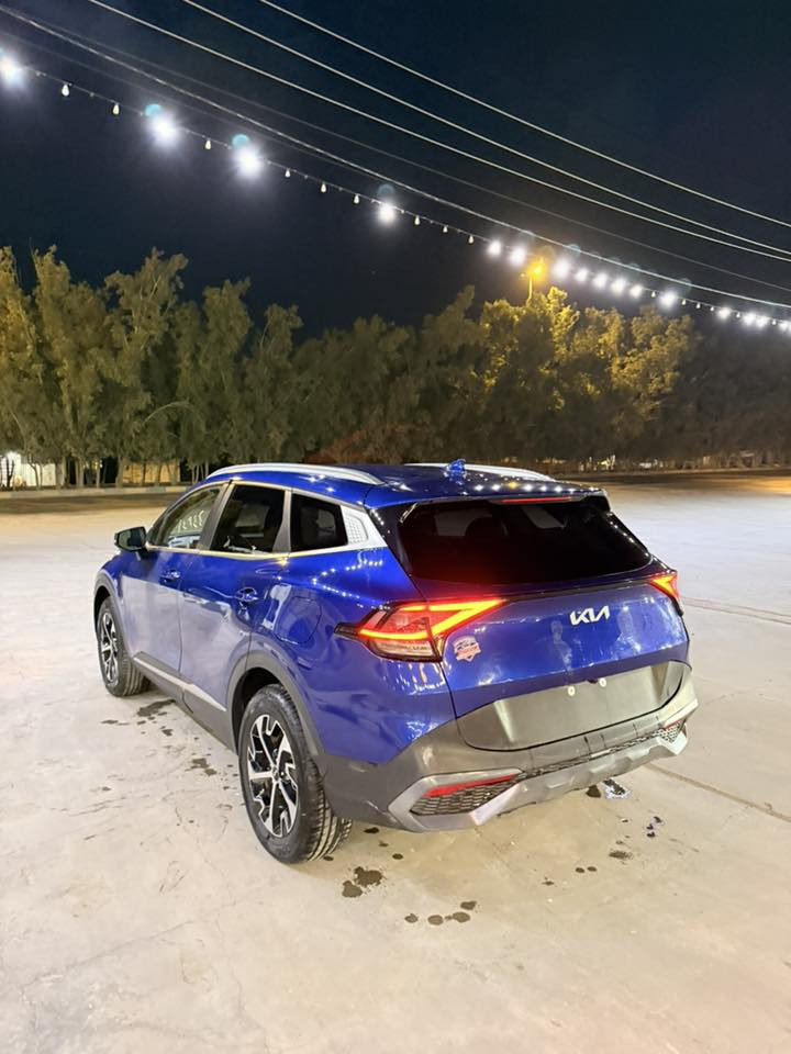 للبيع سبورتج 2023 EXفول
عدا الفتحه حادث صبغ ربع باب فقط
بدون دواخل بدون ارباك بجم كبس 
السعر 185 وبيه مجال 
للتصال ***********
