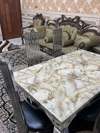 ميز طعام مرمر استعمال نضيف للبيع بسعر مناسب 07870830831