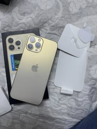 آيفون ١٣ برو ماكس • ٢٥٦ • عدسات خلفية متوقفة