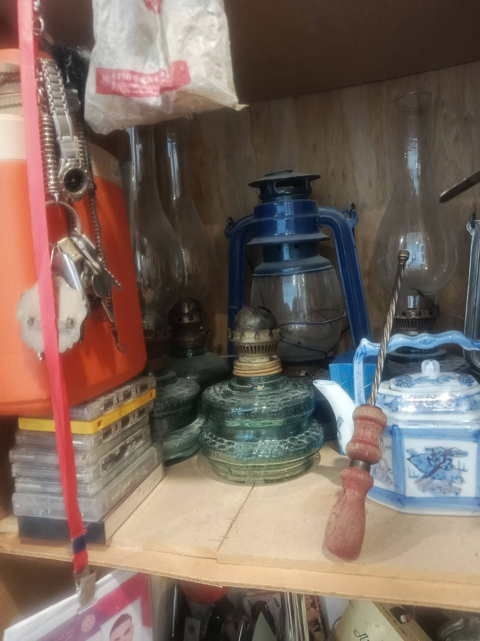 سلام عليكم للبيع مكاني كربلاء وإذا شلعه وحده اداري بالاسعار ***********
