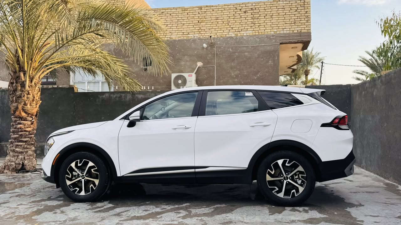 السلام عليكم 

كيا سبورتج 2023
وارد امريكي حادثها ربع بنيد صبغ فقط بدون اي داخل والمحرك والصدر والتبريد بعده بحاله الوكاله باسمي تحويل ثاني يوم السياره ما بيه نقص ابد 
⚙️ محرك 2500
📏 ماشية 28 الف
🔑 بصمة تشغيل
🚪 بصمة أبواب
🔥 تدفئة كشنات
📺 شاشة كبيرة ممتدة ديجتال
🎛️ كيجات إلكترونية متغيرة حسب الوضعيات
🏁 وضعيات قيادة سبورت / سمارت / نورمال
🪑 كشنات جلد أسود
⚡ كراسي كهرباء فول تحكم 
✨ إضاءة ترحيب خارجية وداخلية
🔌 شحن وايرليس
🔋 منافذ تايب سي
🔋 منافذ USB
🛞 هاند بريك بصمة
‏🅿️ أوتو هولد
📡 رادارات أمامية وخلفية وجانبية توقف ذاتي
🛣️ تحديد مسار ذكي
🤖 قيادة آلية ذكية
⚠️ نقطة عمياء
⏱️ كروز كنترول
❄️ شاشة تحكم ميديا وتبريد
🕹️ ستيرن فول تحكمات
السعر 218 وبيها مجال
مكانها بابل ***********
