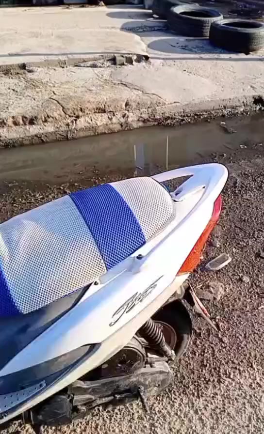 دراجه ماكس منغولي للبيع مكينه 55 صارنصه FMسرعه 120 مابيها اي عطل السعر 450 و بيها مجال النضافه 90 
رقم التلفون +964 771 653 5740


**إذا كنت صاحب هذا الإعلان وتريد حذفه لأي سبب، رجاءا أرسل رسالة إلى الدعم الفني**