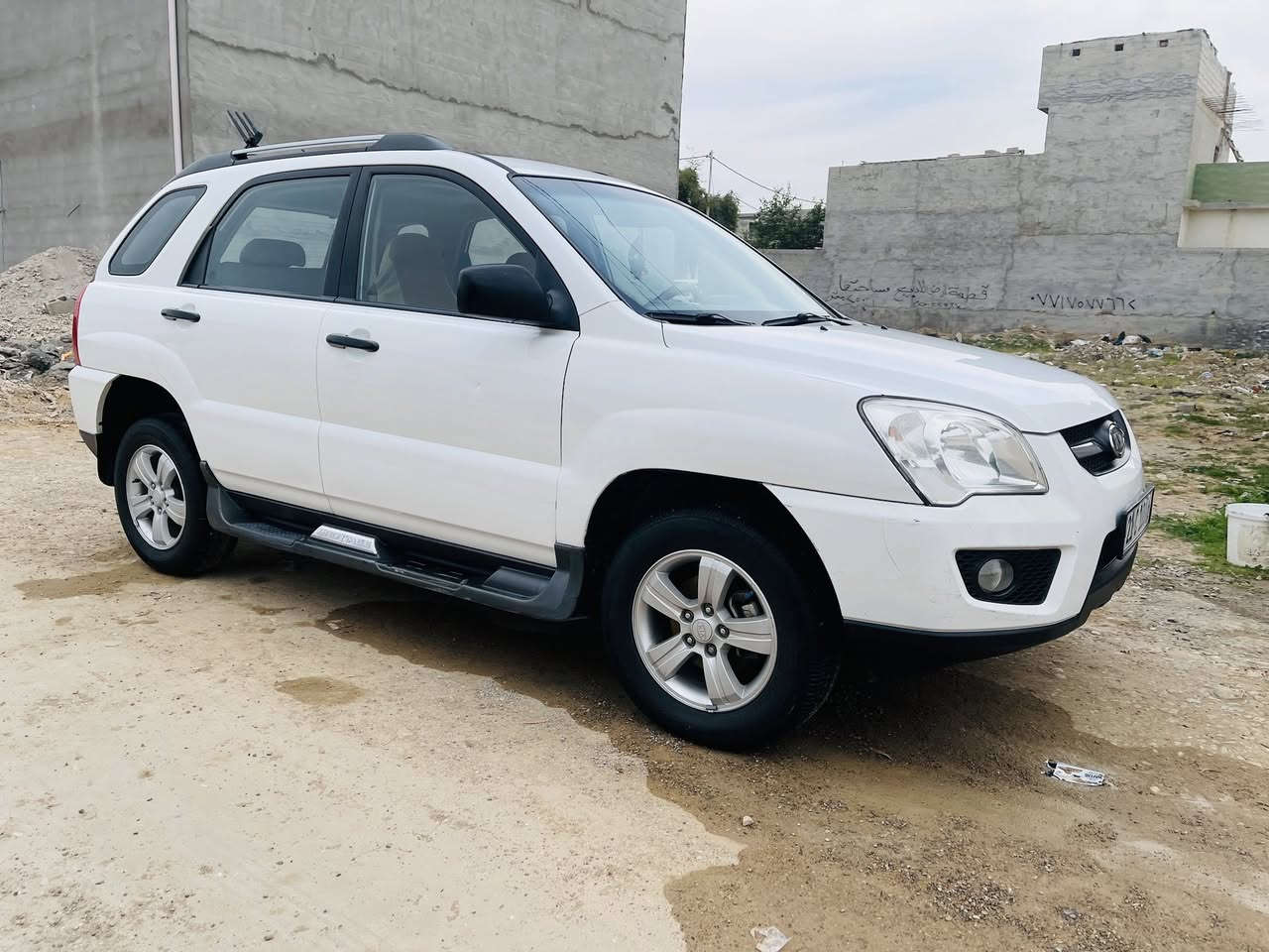 سبورتج 2009 خليجي السونار مرفق وية الصور مال حناي خير من الله بيه شغلات بسيطة السعر 130 وبيه مجال للشراي مكاني ديالى المقدادية الاستفسار هاتف ***********
